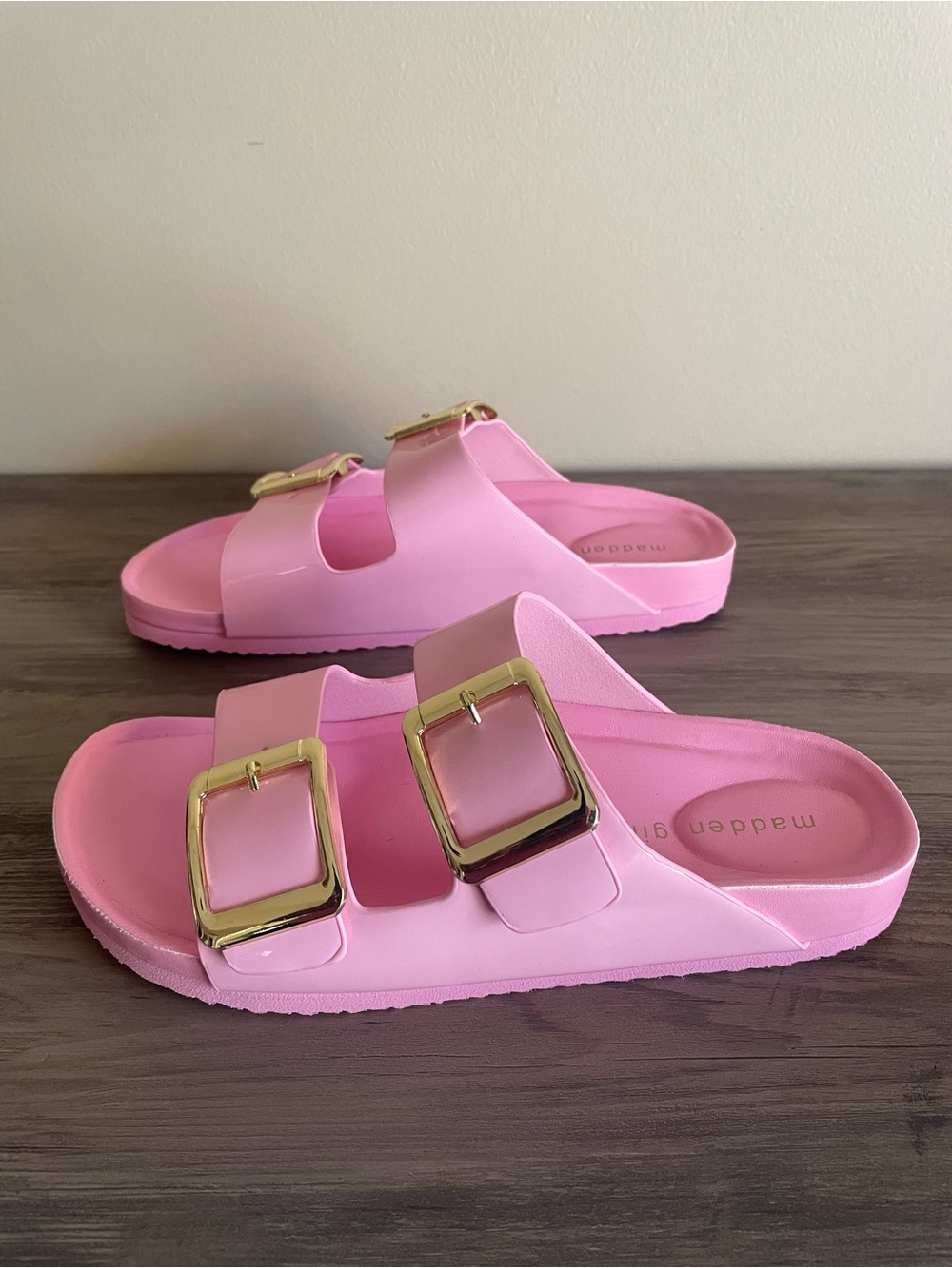 Madden Girl Womens 6.5 Bodie Light Pink Patent Flat Sandals Casual Shoes Slides